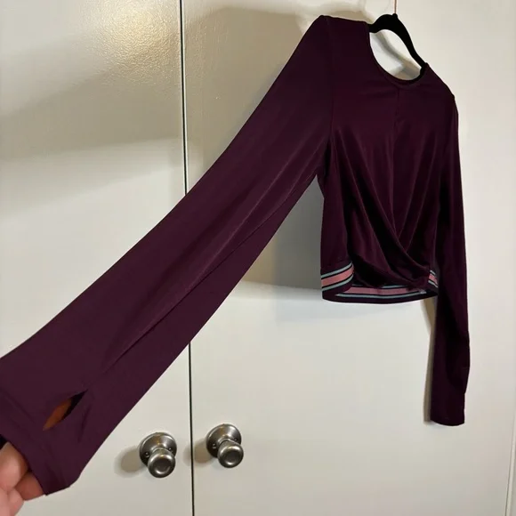 Fabletics Size Large Eco-Conscious Front Twist Long-Sleeve Purple Workout Top - Picture 5 of 11